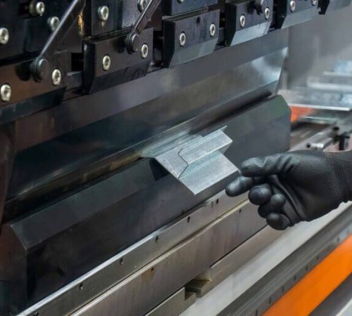 sheet-metal-fabrication-bending-768×512 sheet-metal-fabrication-bending-768x512
